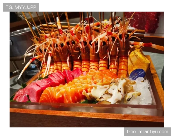 仲满球场上一本正经，私照却都是豪宅大餐，我看着都不好意思吃午饭